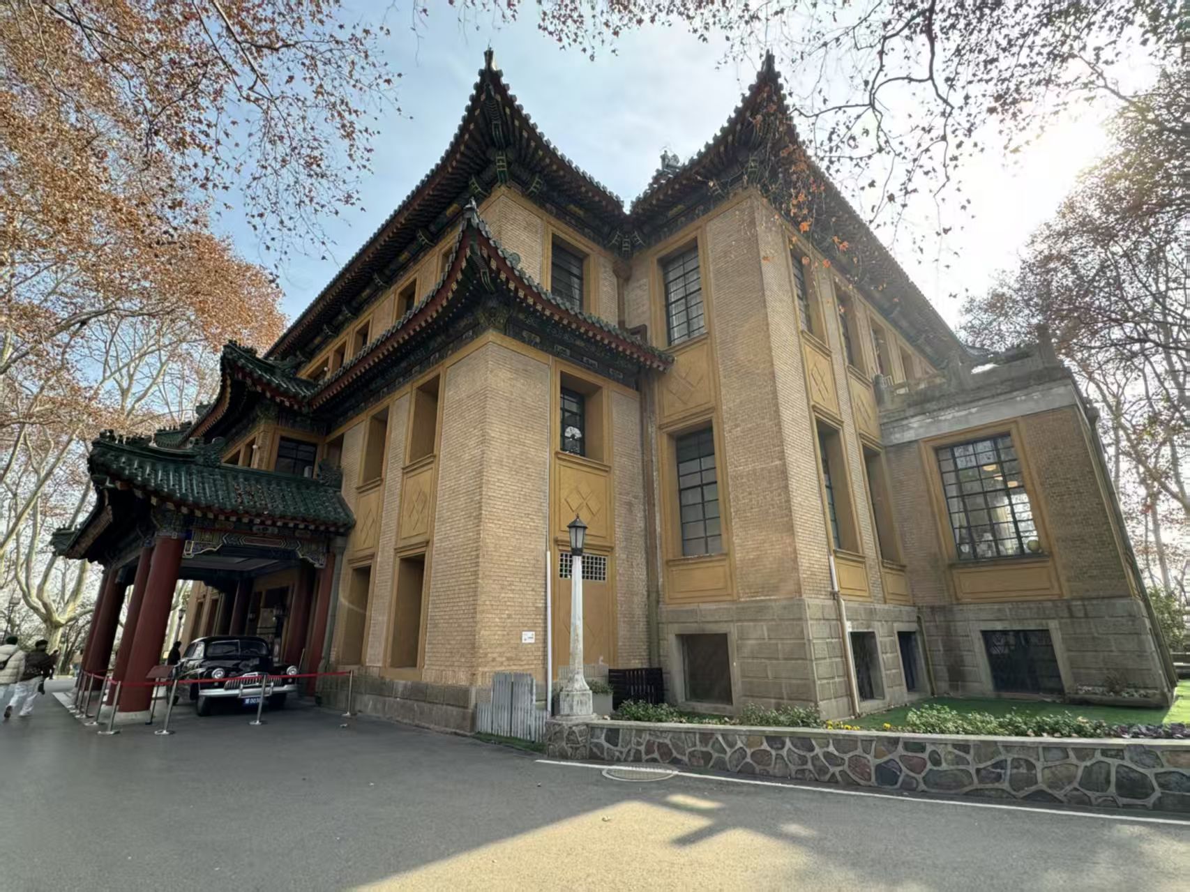 美龄宫